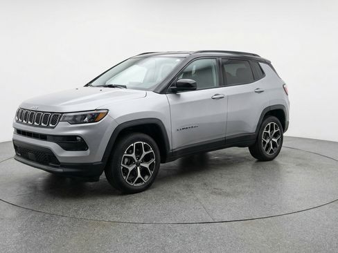 Used 2025 Jeep Compass Limited AWD/4WD image 3