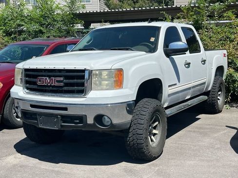 Used 2011 GMC Sierra 1500 SLT w/ Suspension Package, Off-Road AWD/4WD image 3