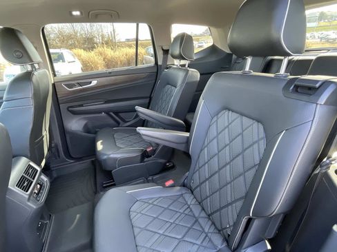 Certified 2024 Volkswagen Atlas SEL Premium R-Line image 12