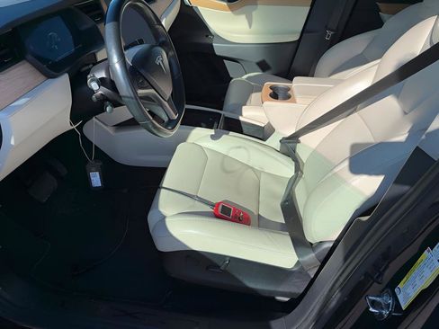 Used 2018 Tesla Model X P100D image 2