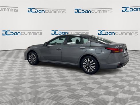 Used 2023 Nissan Altima 2.5 SV image 6