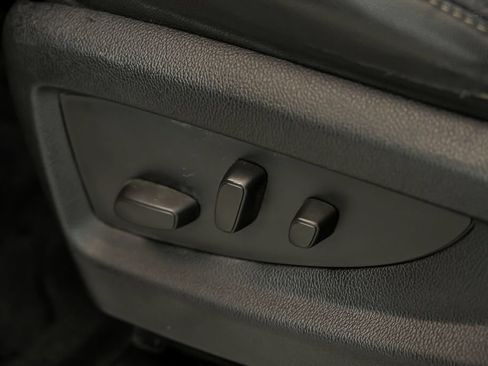 Used 2016 Chevrolet Silverado 1500 LTZ Z71 w/ LTZ Plus Package AWD/4WD image 17