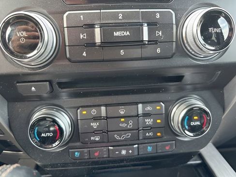 Used 2018 Ford F150 Platinum w/ Equipment Group 701A Luxury AWD/4WD image 21