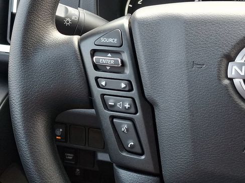 Used 2025 Nissan Frontier SV RWD image 21