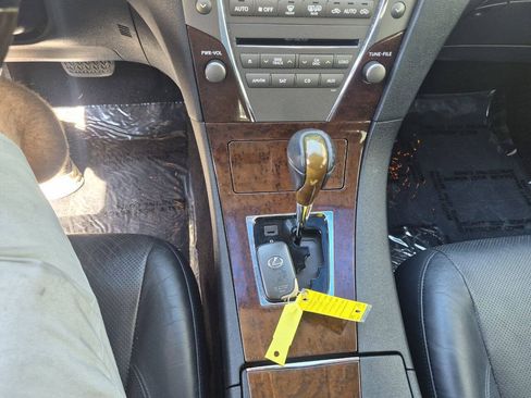 Used 2010 Lexus ES 350 w/ Preferred Accessory Package FWD image 17