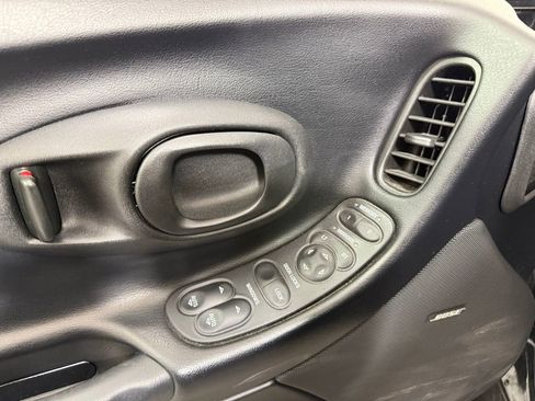 Used 2001 Chevrolet Corvette Convertible w/ Preferred Equipment Group2 image 12