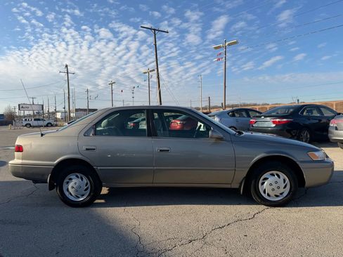 Used 1997 Toyota Camry CE image 6
