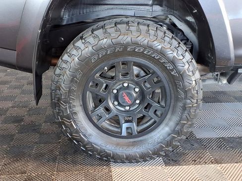 Used 2018 Toyota 4Runner TRD Off-Road Premium AWD/4WD image 8