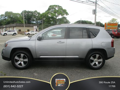 Used 2017 Jeep Compass High Altitude AWD/4WD image 3