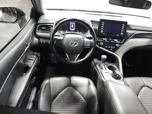 Used 2022 Toyota Camry SE image 18