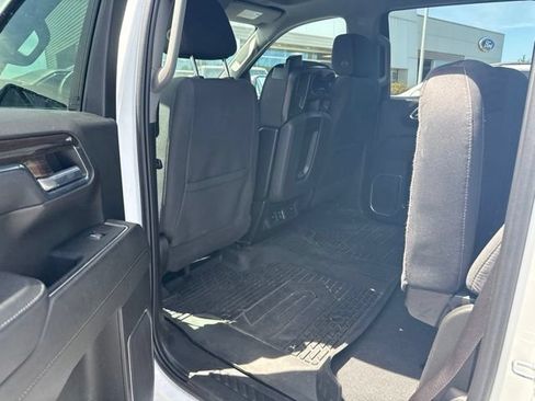 Used 2023 Chevrolet Silverado 1500 LT AWD/4WD image 16
