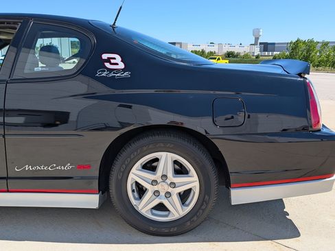 Used 2002 Chevrolet Monte Carlo SS w/ Pace Car Replica Pkg FWD image 30