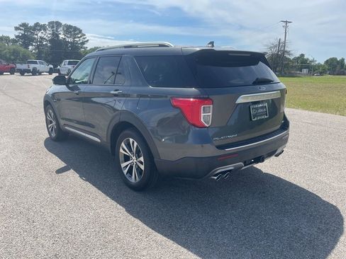 Used 2020 Ford Explorer Platinum w/ Premium Technology Package AWD/4WD image 3