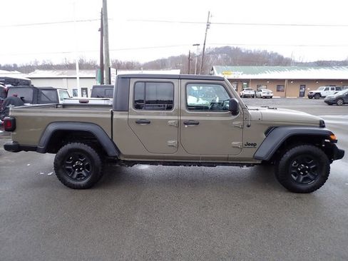 Used 2020 Jeep Gladiator Sport image 9