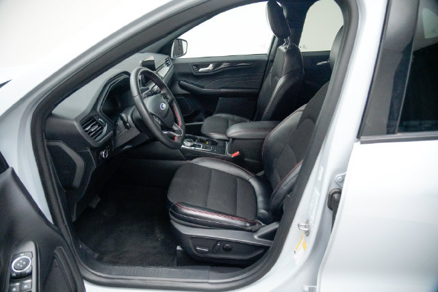 Used 2025 Ford Escape ST-Line Select AWD/4WD image 24