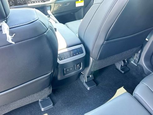 New 2026 Nissan Pathfinder Platinum FWD image 21