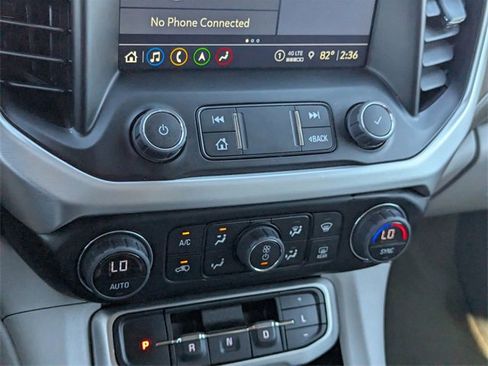 Used 2023 GMC Acadia SLT image 28