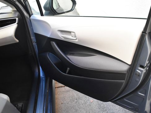 Used 2022 Toyota Corolla LE image 30