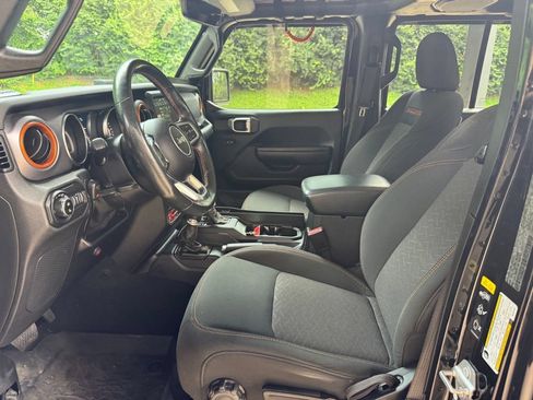 Used 2021 Jeep Gladiator Mojave AWD/4WD image 27