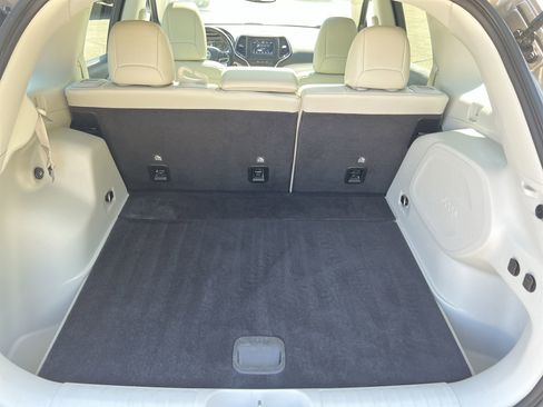 Used 2021 Jeep Cherokee Latitude Plus w/ Sun & Sound Group image 25