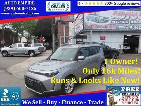 Used 2023 Kia Soul LX w/ LX Technology Package FWD image 1