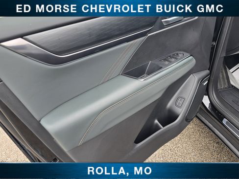 Used 2026 GMC Acadia AT4 w/ Luxury Package AWD/4WD image 17