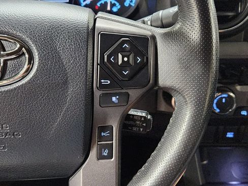 Used 2018 Toyota Tacoma TRD Off-Road AWD/4WD image 50