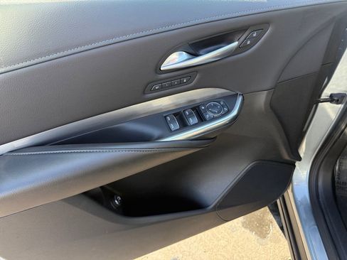 Certified 2025 Cadillac XT4 Premium Luxury image 11