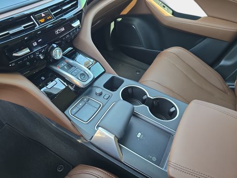 Certified 2023 Acura MDX w/ Technology Package FWD image 28