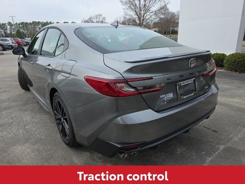 Used 2026 Toyota Camry SE image 5