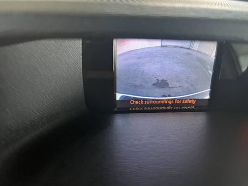 Used 2014 Toyota Sienna LE image 13