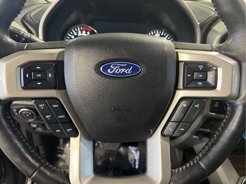 Used 2019 Ford F150 Lariat w/ Equipment Group 502A Luxury AWD/4WD image 26