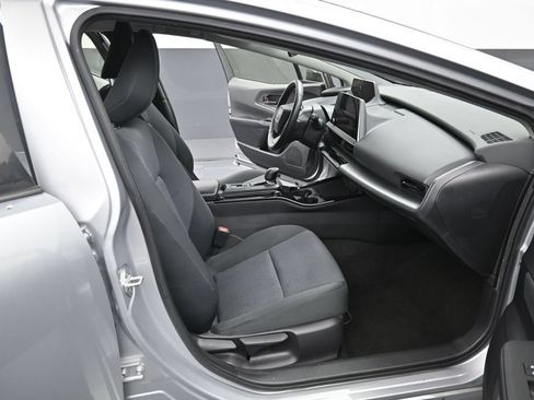 Certified 2024 Toyota Prius LE FWD image 30