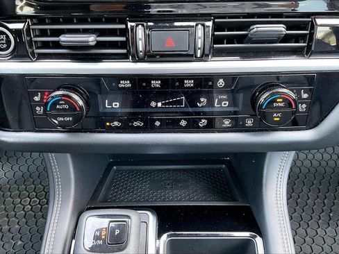 Used 2023 Nissan Pathfinder Platinum AWD/4WD image 20