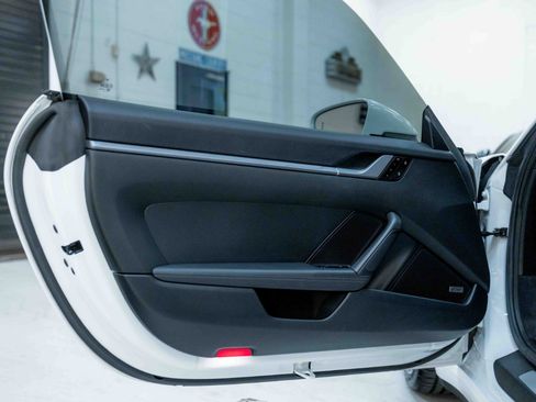 Used 2020 Porsche 911 Carrera S image 33