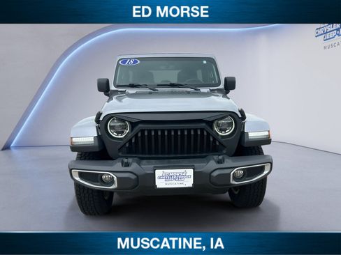Used 2018 Jeep Wrangler Unlimited Sahara AWD/4WD image 8