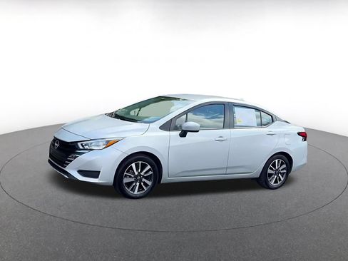 Used 2025 Nissan Versa SV FWD image 8