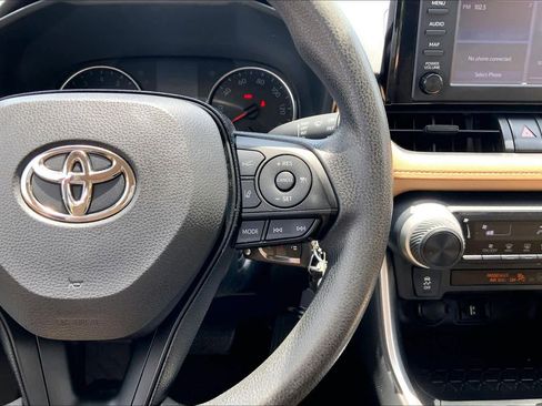 Used 2019 Toyota RAV4 LE w/ Carpet Mat Package AWD/4WD image 20