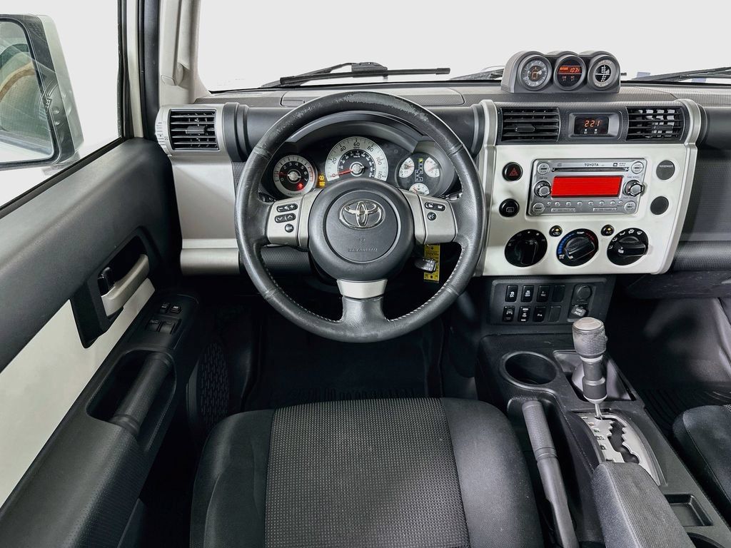 Used 2011 Toyota FJ Cruiser 4WD w/ Upgrade Pkg image 25