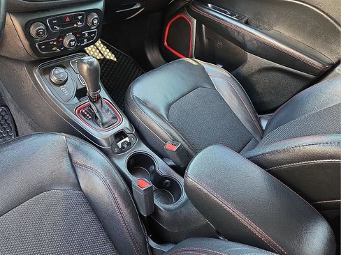 Used 2018 Jeep Compass Trailhawk image 25