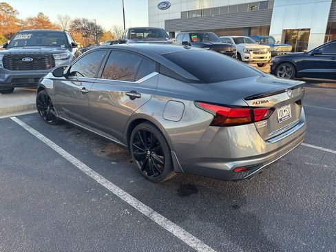 Used 2022 Nissan Altima 2.5 SR w/ Midnight Edition Package image 16