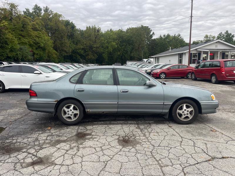 Used 2005 Ford Taurus SE FWD image 4