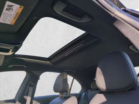 Used 2025 Mercedes-Benz C 300 Sedan image 15