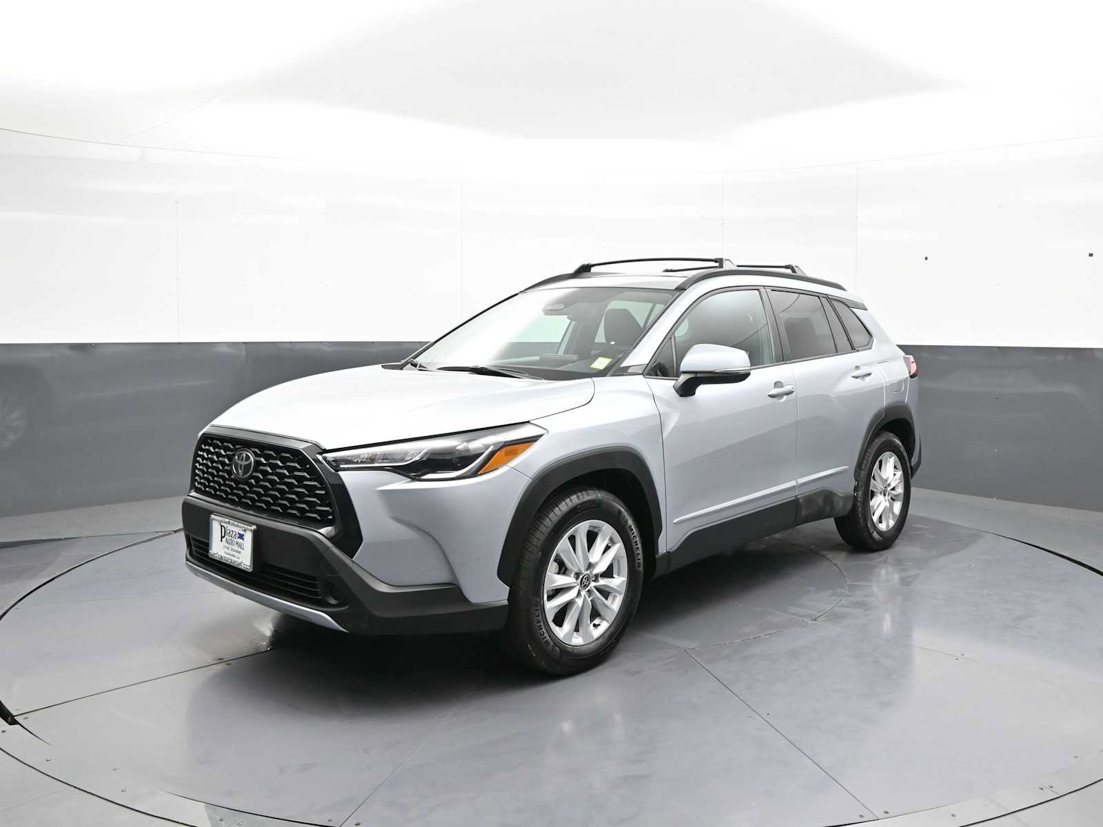 Certified 2024 Toyota Corolla Cross LE w/ Moonroof Package AWD/4WD image 9