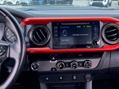 Used 2017 Toyota Tacoma TRD Sport w/ Tow Package image 7