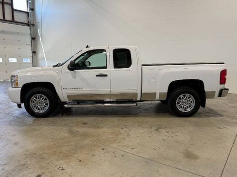Used 2009 Chevrolet Silverado 1500 LT w/ Power Pack Plus AWD/4WD image 12