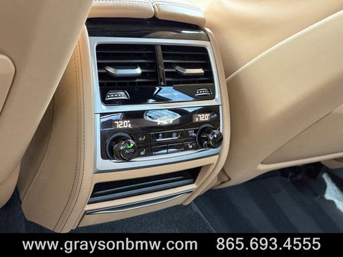 Used 2018 BMW 750i RWD image 17