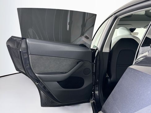 Used 2024 Tesla Model Y Long Range image 26