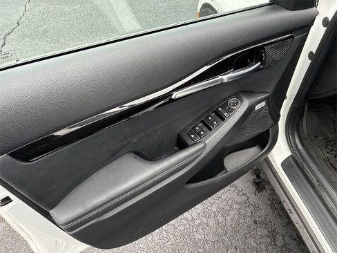 Used 2024 Kia Seltos SX image 13