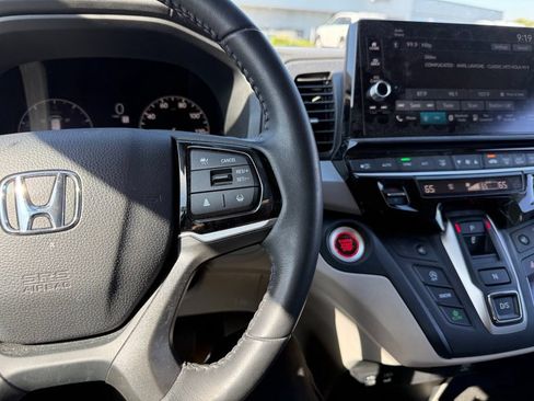Used 2025 Honda Odyssey EX-L image 8